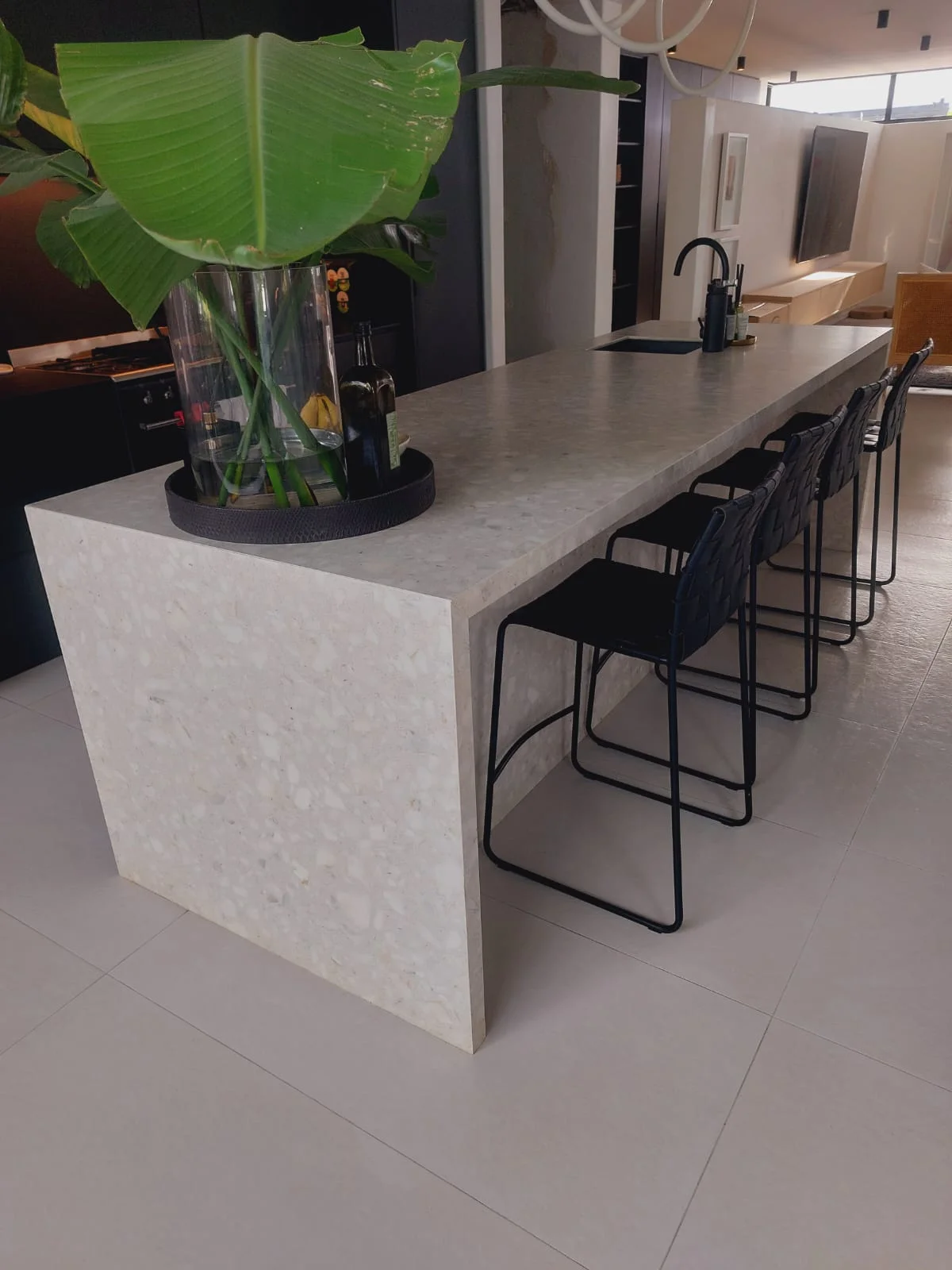 Unlock more space with expert home extension contractors Durban. Proven quality bedroom suites, stunning double-storey builds. 14 years trusted. Free quote: 079 849 3716. Abethu Builders has been transforming kitchens in Durban since 2010. We've renovated hundreds of kitchens across greater Durban, from compact galley kitchens in older homes to spacious open-plan designs in modern properties. Whether you want a complete kitchen overhaul or targeted updates that refresh the space, we handle every aspect of the renovation from design through to final finishes. Ready for a better kitchen?